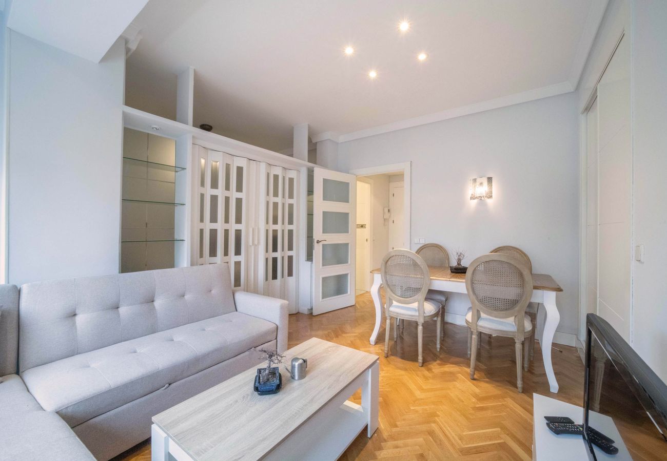 Apartamento en Madrid - Precioso piso con piscina en Madrid by SharingCo   