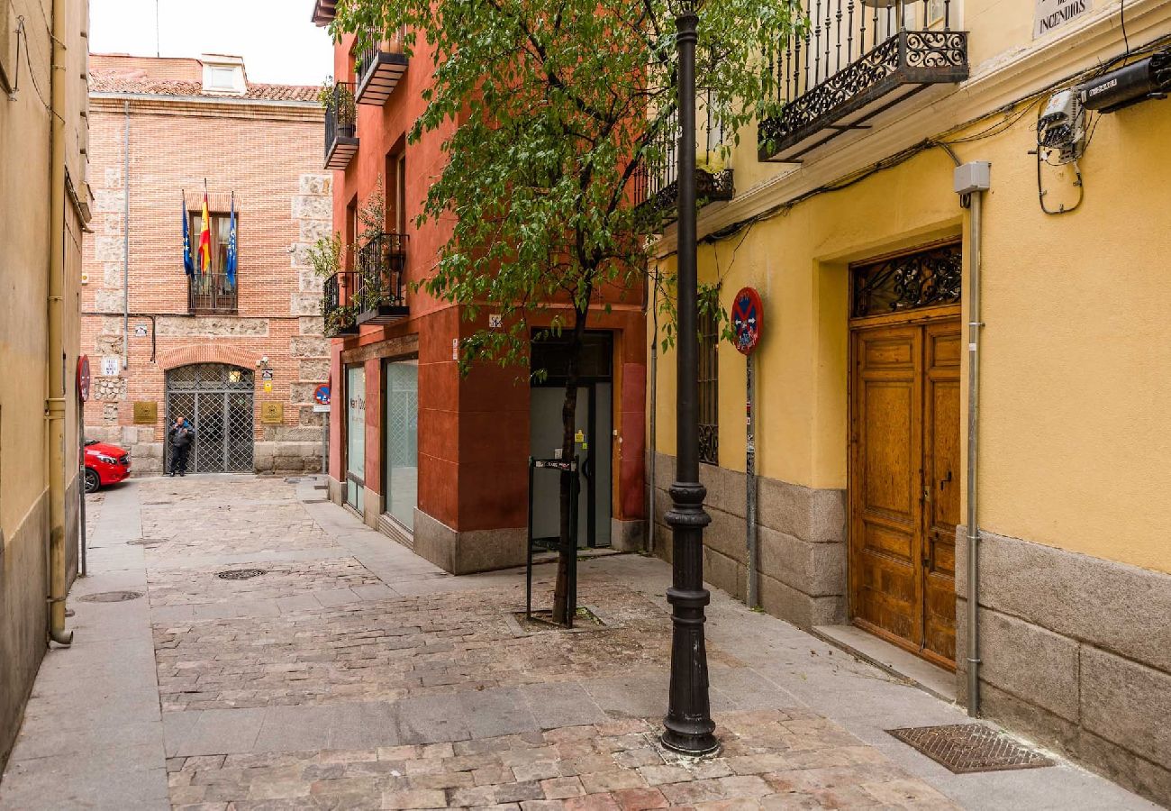 Estudio en Madrid - Comodidad en encantador piso by SharingCo