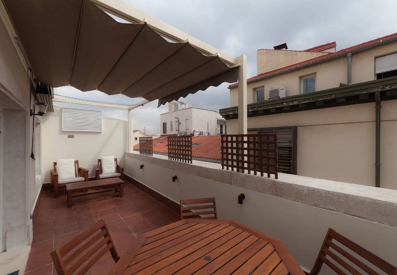 Apartamento en Madrid - Penthouse con terraza en las Letras by SharingCo 