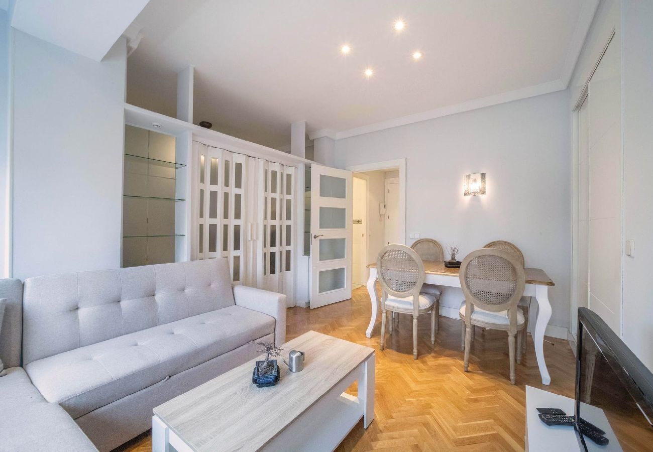Apartamento en Madrid - Precioso piso con piscina en Madrid by SharingCo 