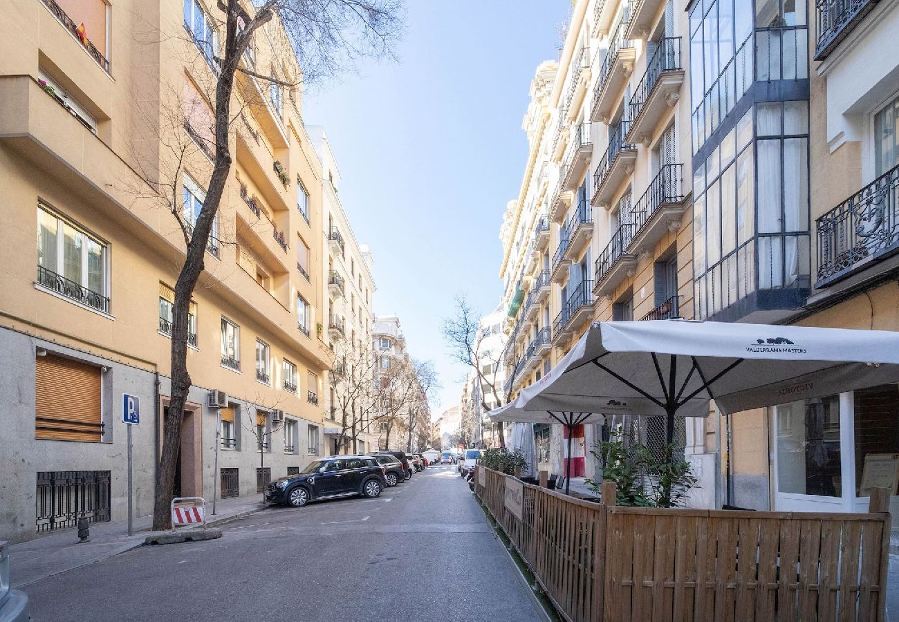 Apartamento en Madrid - Unico piso de 3habs en Chamberi by SharingCo 