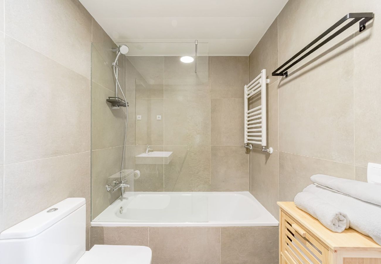 Apartamento en Madrid - Piso para 5 huéspedes con piscina by Sharing Co.