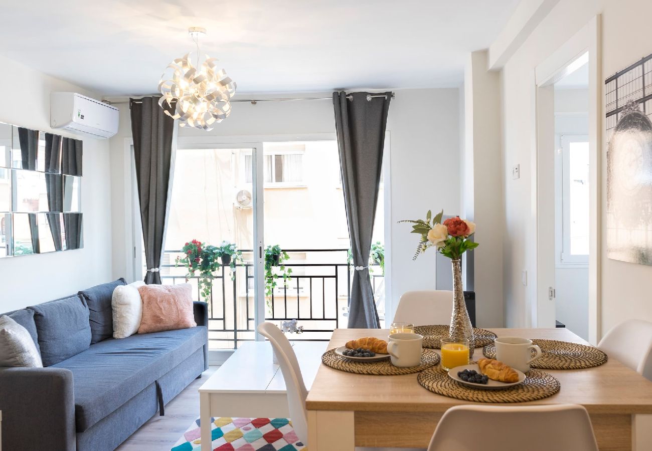 Apartamento en Málaga - Piso de 2 Habitaciones en El Palo - Sharing Co