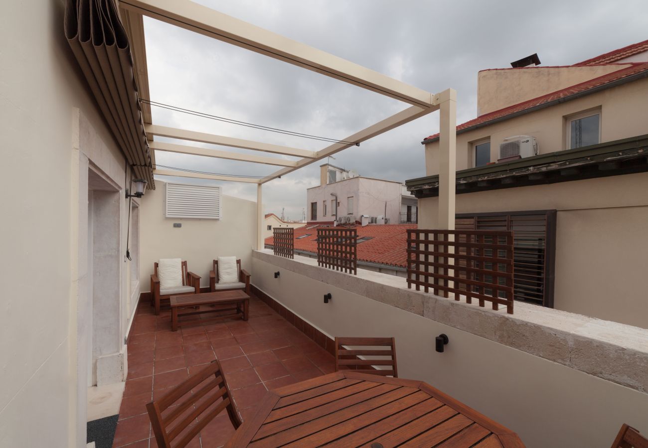 Apartment in Madrid - Penthouse con terraza en las Letras by SharingCo 