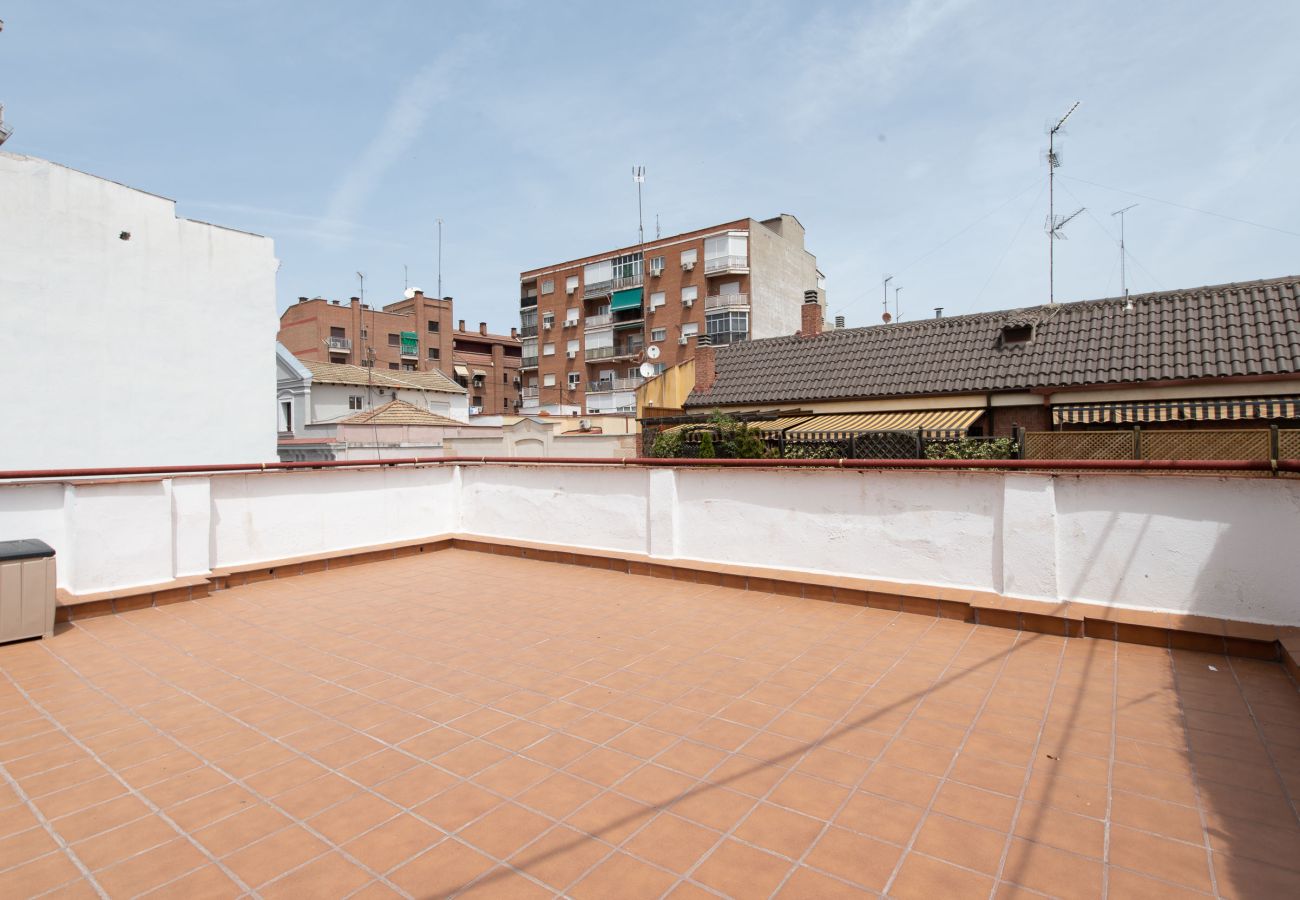 Apartment in Madrid - Precioso ático con terraza en Azca by SharingCo 