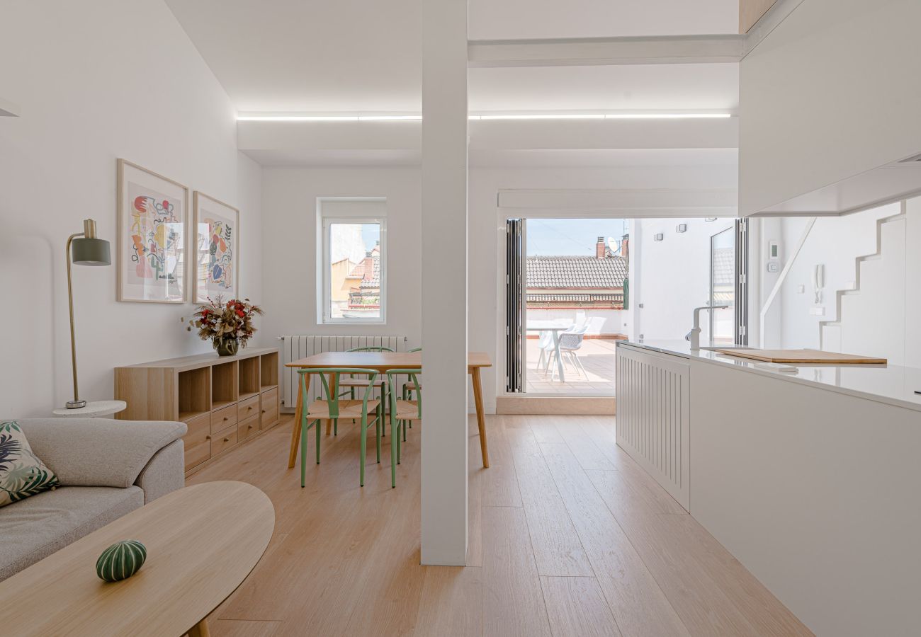 Apartment in Madrid - Precioso ático con terraza en Azca by SharingCo 