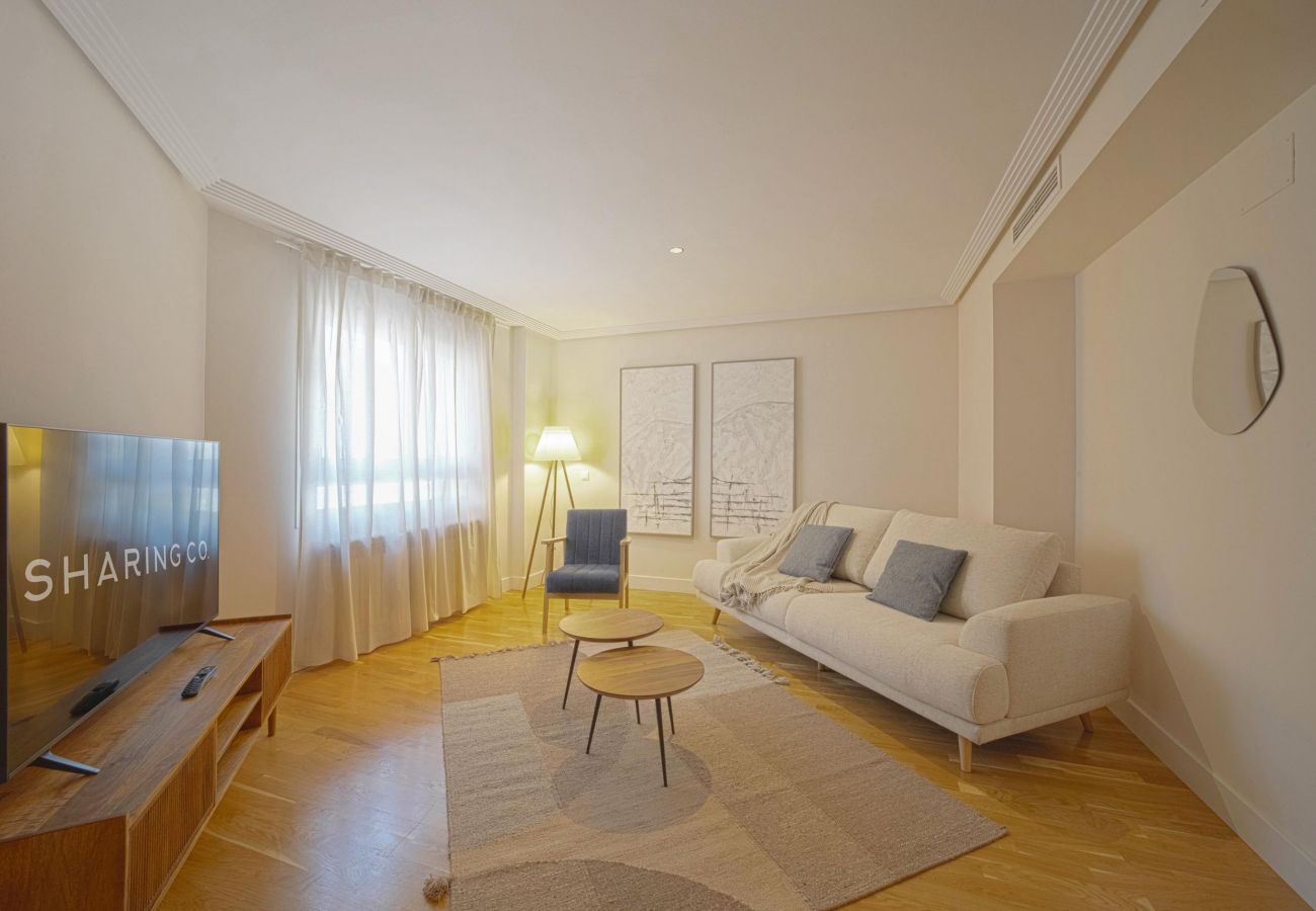 Apartment in Madrid - Amplio Apartamento en Castellana by Sharing Co   