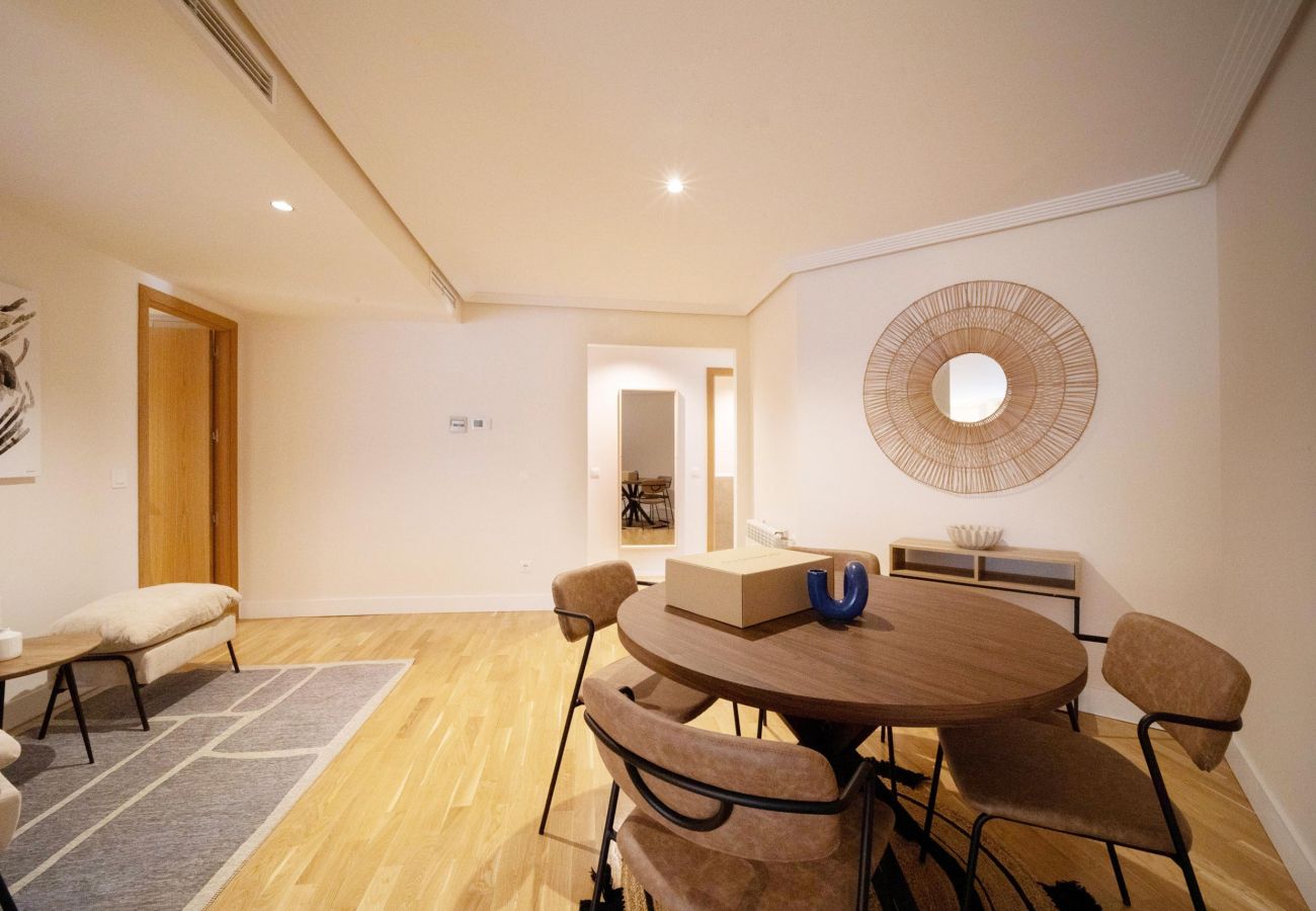 Apartment in Madrid - Amplio Apartamento en Castellana by Sharing Co   