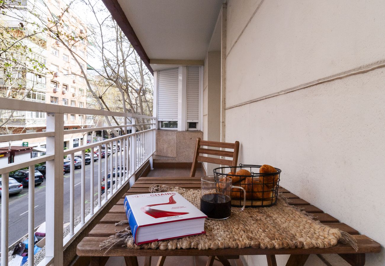 Apartment in Madrid - Apartamento de 2 hab. en La Castellana Sharing Co.  