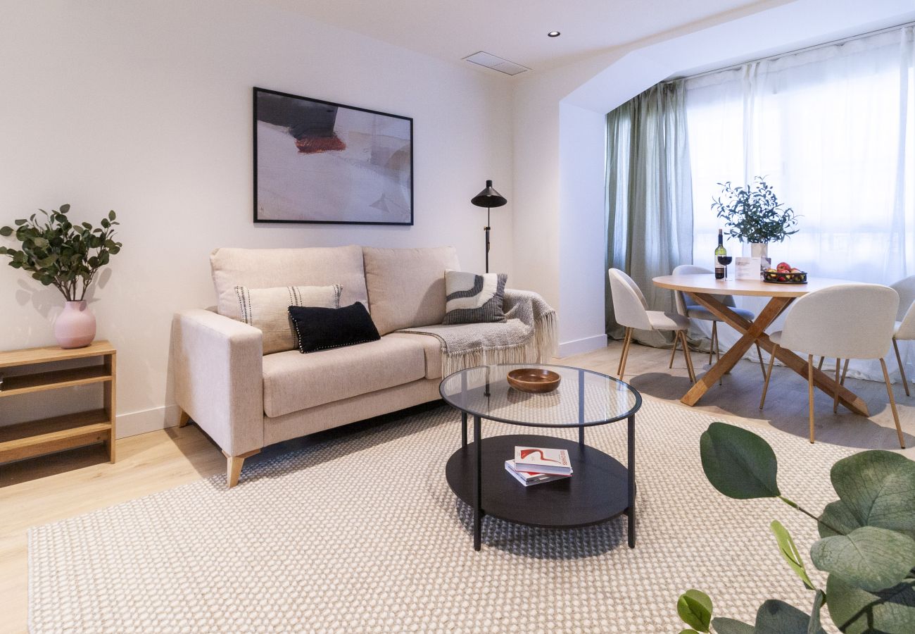 Apartment in Madrid - Apartamento en Castellana 2 hab. by Sharing Co    