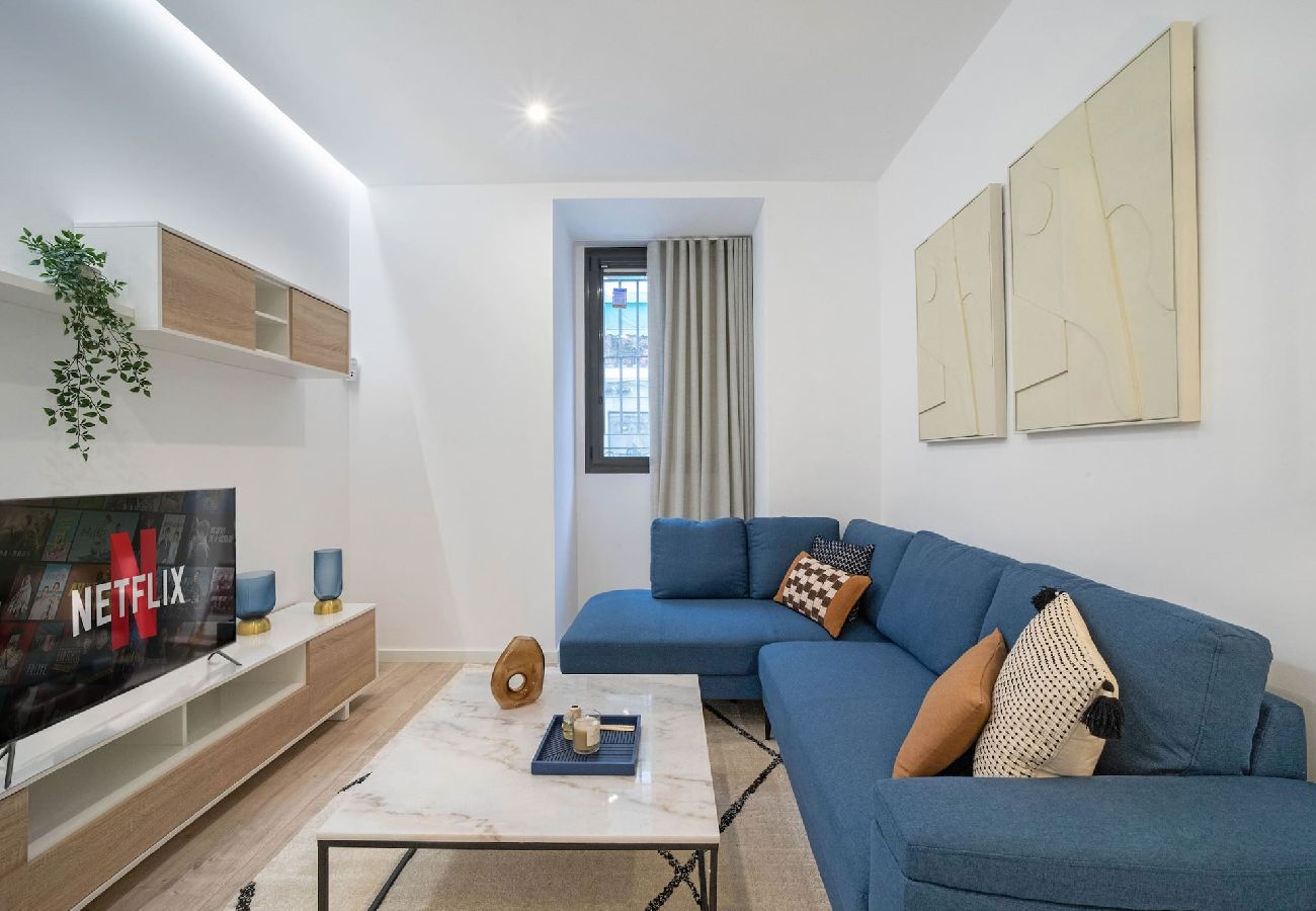 Apartment in Madrid - Beautiful 1 bed design apt in the heart of Madrid by Sharing Co. 