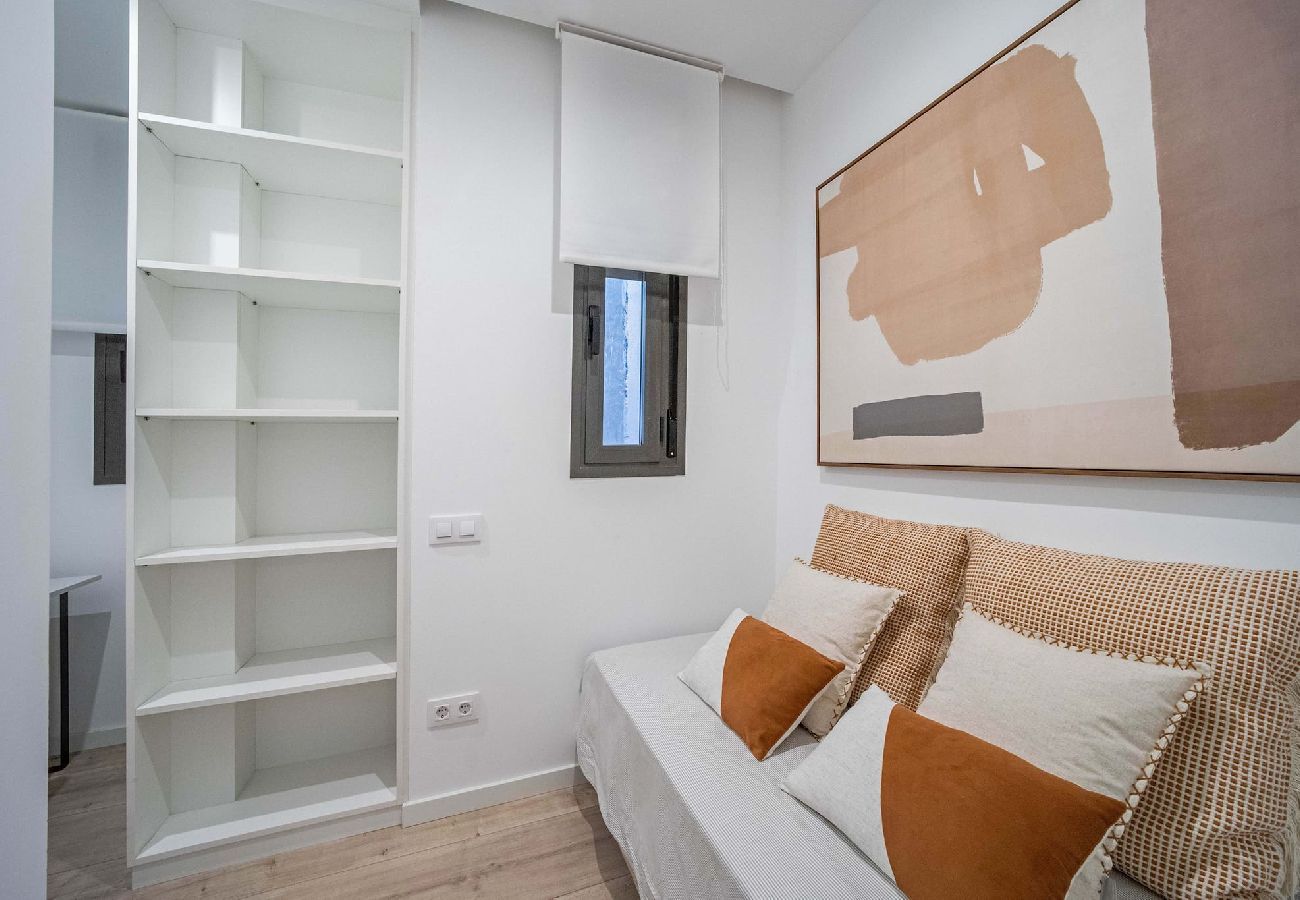 Apartment in Madrid - Stylish 2 Bedroom Apartment by Sharing Co 
