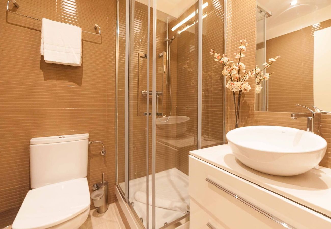 Apartment in Madrid - Style and luxury in a charming apartment in Nuevos Ministerios by Sharing Co. 