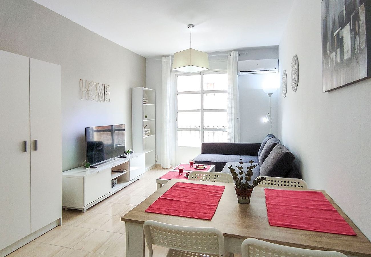 Apartment in Málaga - Great one-bed apt with parking in Málaga by Sharing Co. 