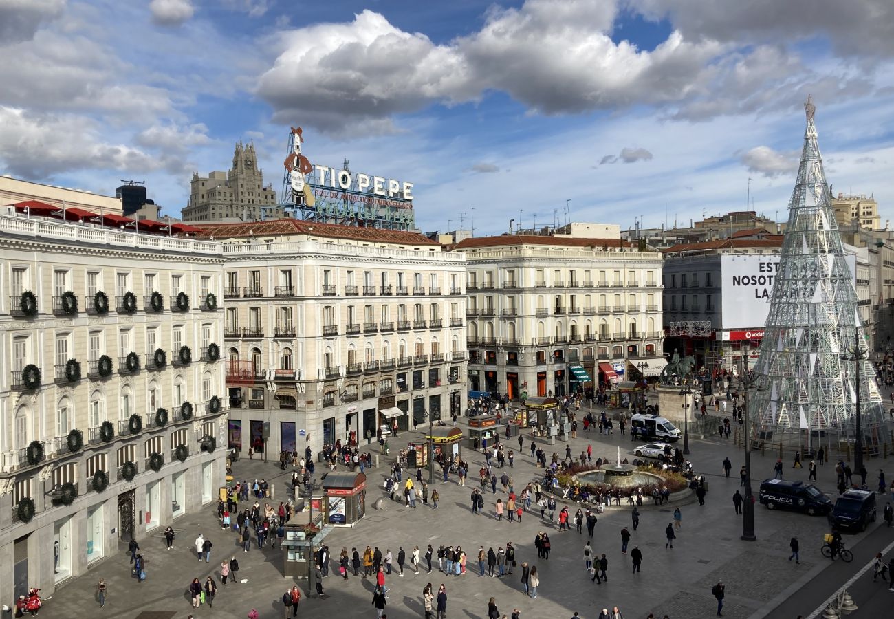 Apartment in Madrid - Piso con vistas a Puerta del Sol by SharingCo