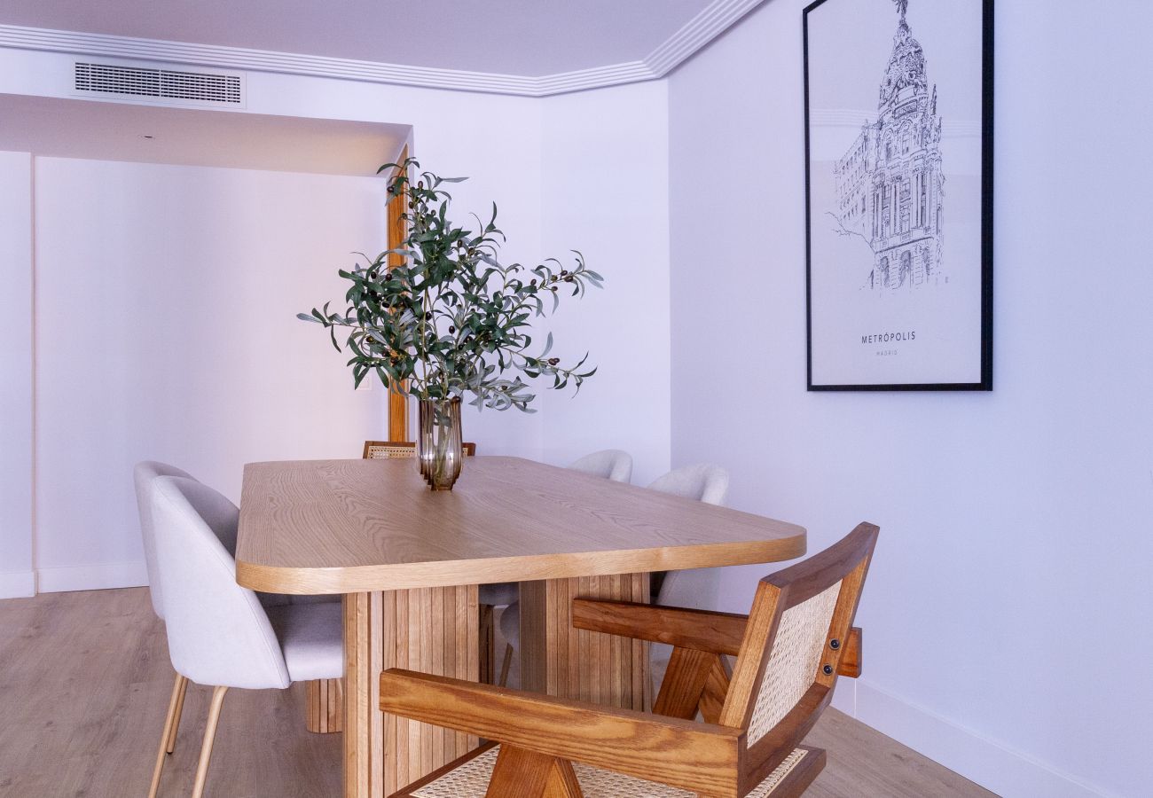 Apartment in Madrid - Apartamento 3 hab. en La Castellana Sharing Co    