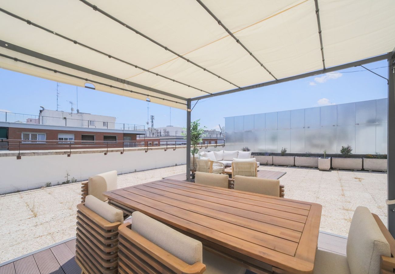 Apartment in Madrid - Ático 4 hab. Gran terraza en La Castellana Sharing Co